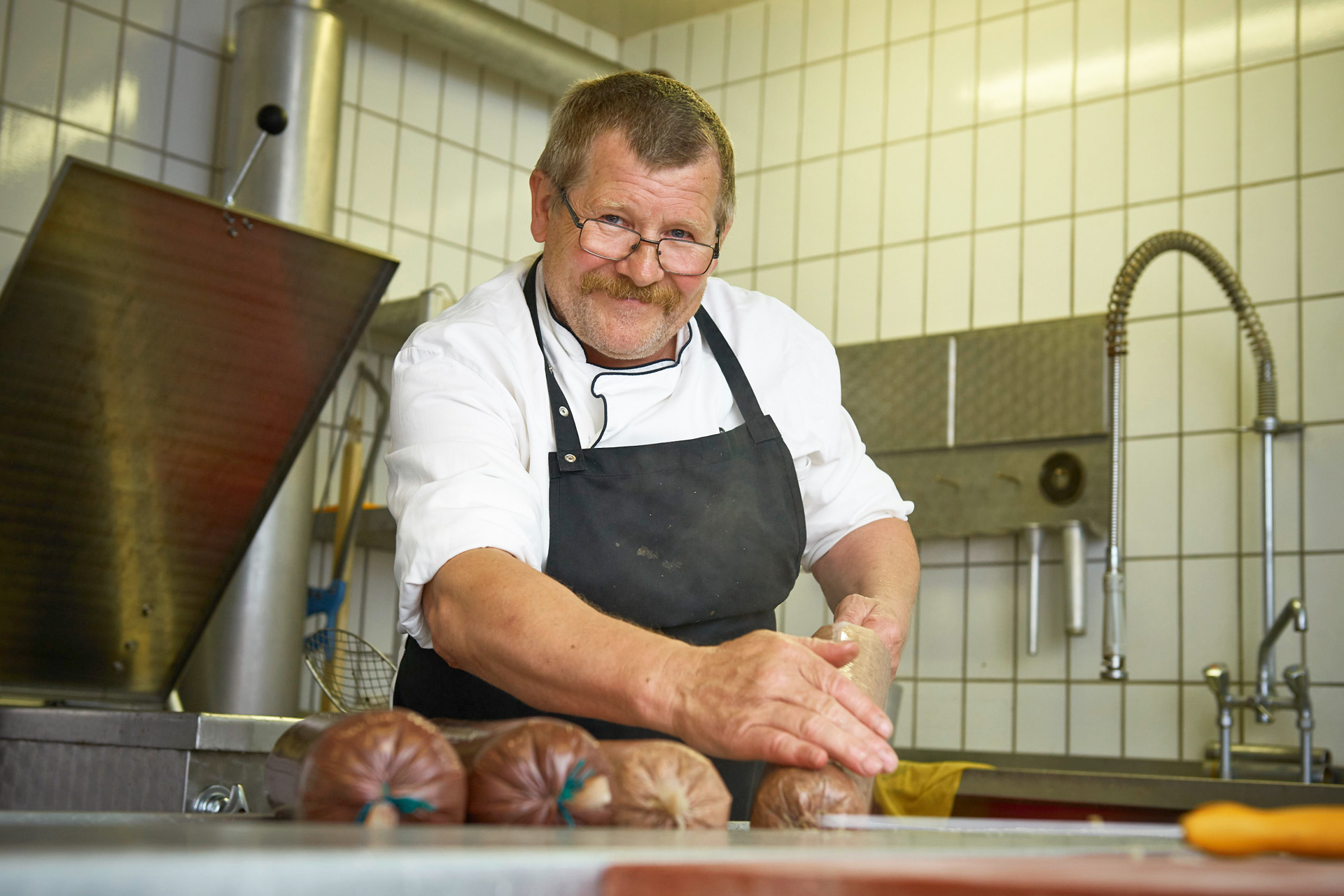 Nägel Erlangen Metzgerei Walter Walter zeigt seine Arbeit
