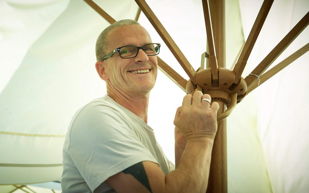 Mike zeigt seinen Arbeitsplatz