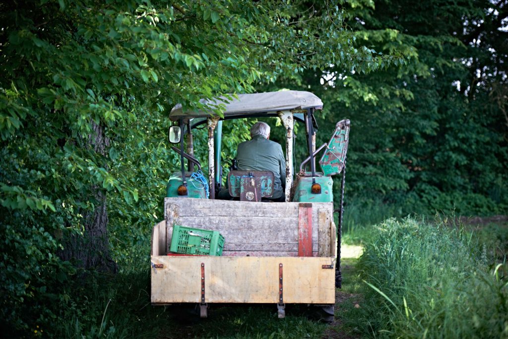 Nägel Erlangen Nägelhof Nägel Senior Traktor Nägel Senior auf dem Traktor