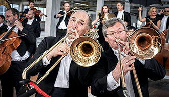 Musiker spielen Posaune