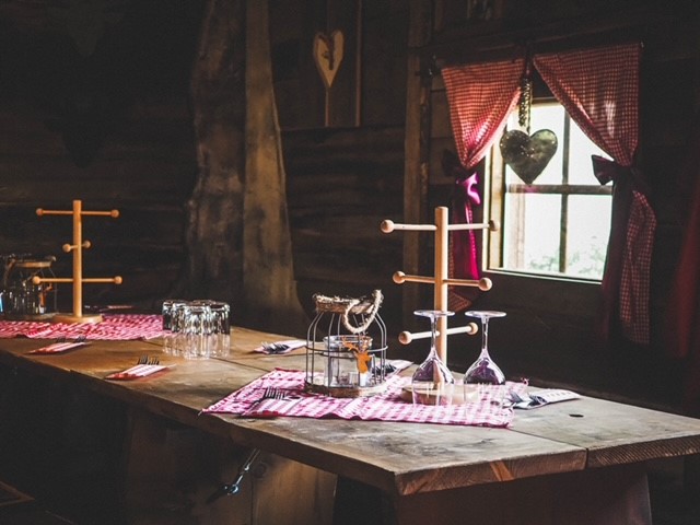 Hütte Tisch